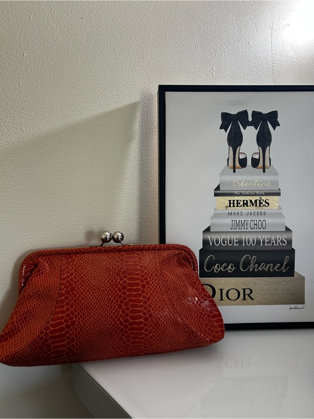 Vintage Coral Kisslock Snake-Texture Clutch Bag, EUC